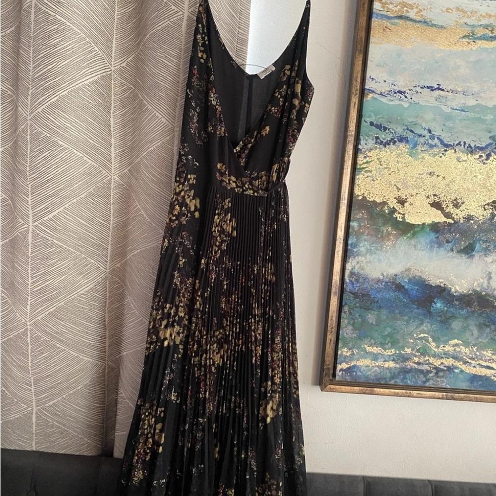 Aritzia Wilfred Beaune Pleated Black Floral Midi Wrap Dress - Picture 2 of 5